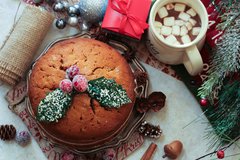 Low FODMAP Christmas Cake with Brandy Custard