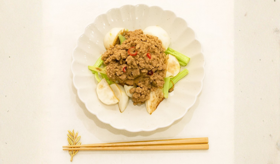 Turnip with Miso Meat Sauce
